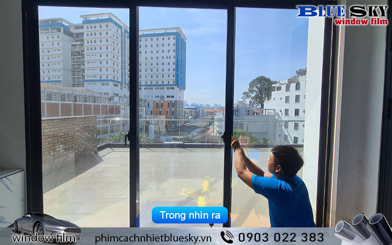Silver 15 Nhìn từ bên trong - Màu xanh ánh bạc, tầm nhìn rõ, lấy sáng tự nhiên và tạo cảm giác dễ chịu